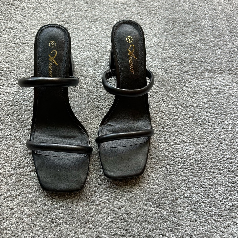 Black block heel